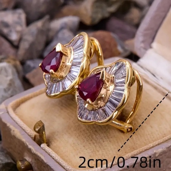 Elegant Gold and Red Jewelry Set Necklace and Earrings - Picture 12 of 12